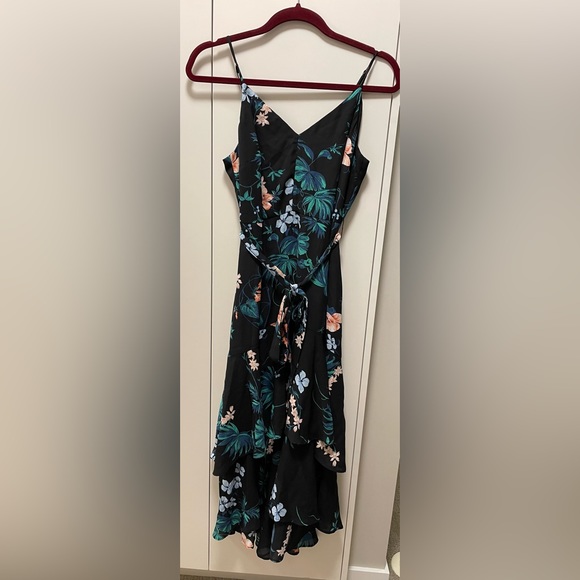 Like New Banana Republic Dress size 6 Petite - Picture 3 of 3